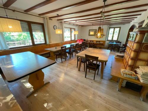 Freizeitheim Wilhelm-Kiefer-Haus mit großem Grundstück, Feuerstelle, Tennisplatz