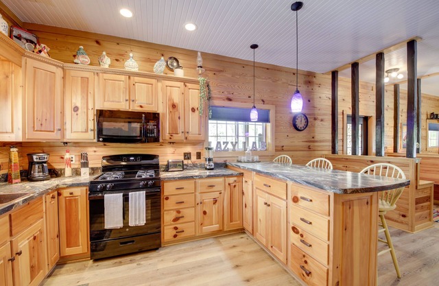 French Lick Cabin w/ Covered Porch & Gas Grill!