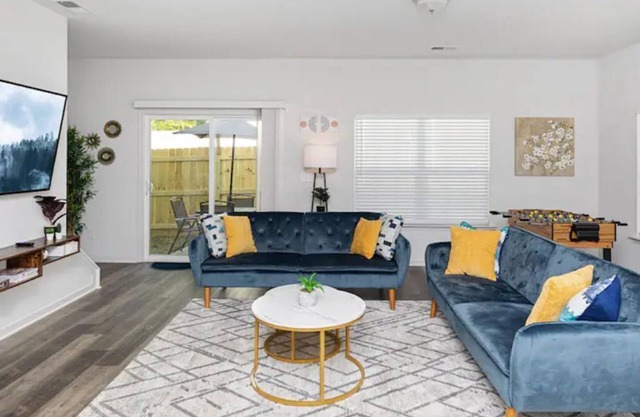 Fresh & Comfy Near Uptown w/HotTub & Private Yard