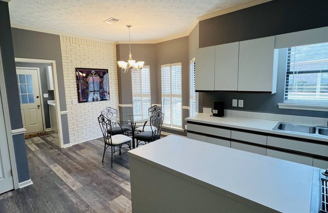 Fresh, modern 3-bedroom residential home