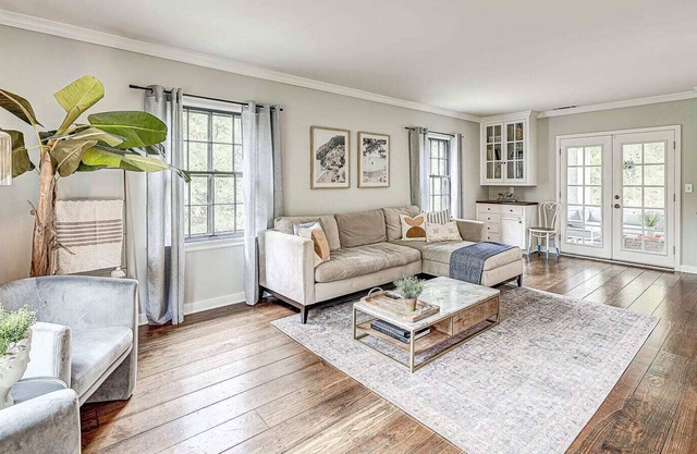 Fresh, modern, and cozy 4 BR farmhouse on 2 Acres