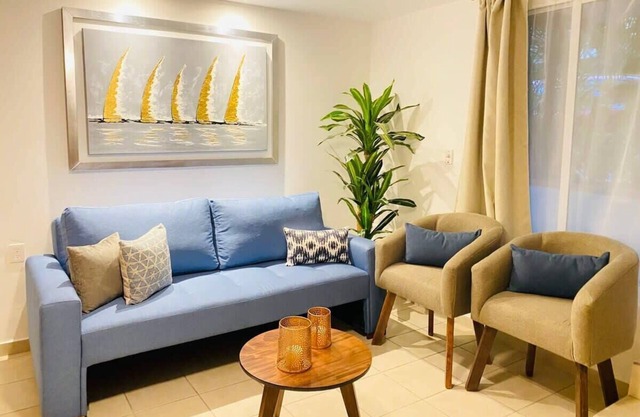 Fresh & Relaxed Stay, Tropical Pools, Near Town