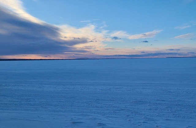 Freshly renovated cottage, steps from the lake or a quick ride to the trailhead!