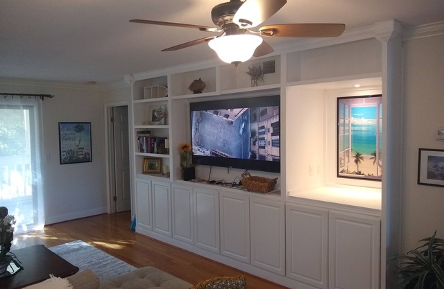 Freshly Updated 2 Bed/2 Bath