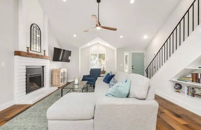 Fresno Home|Family Friendly Loft| 3/2.5 | Garage