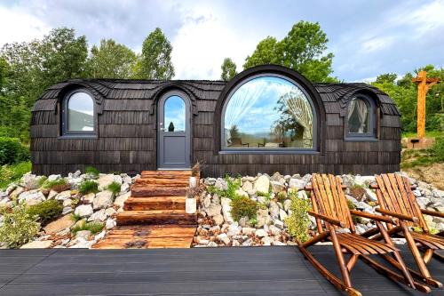 Friday Inn Igloo - Privacy, Jacuzzi, Nature & Pond