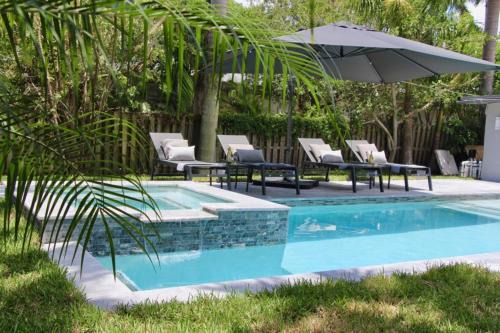 Friendly Fox Luxury Pool & Spa - Near DT & Beach home