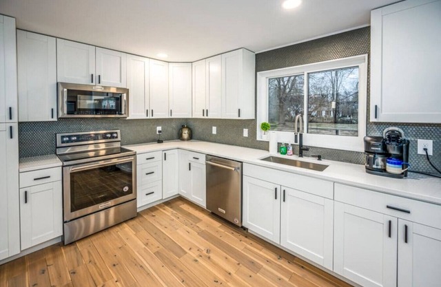 Family & Friends, Indian Hill Luxury Home