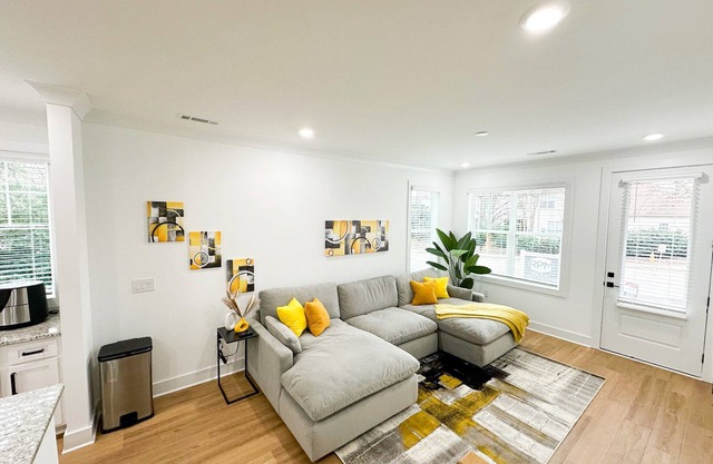 Friends and Family Home|Game Room|Prime Location