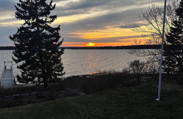 Friendship, Maine 4-bedroom house on the water with dock, tennis court and sauna