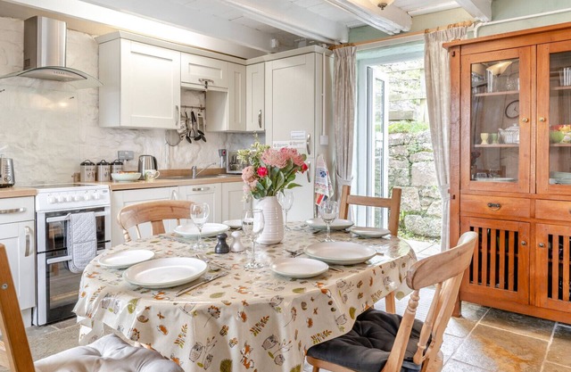 Frog Cottage - Deux Chambres Maison, Couchages 4