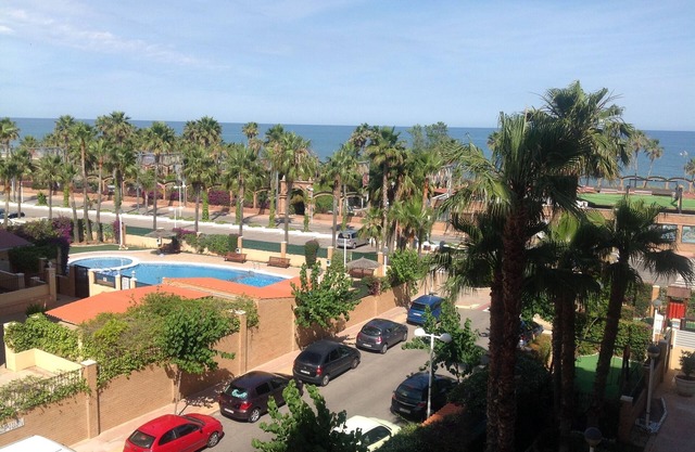 Marina Dor en première ligne, devant les jardins