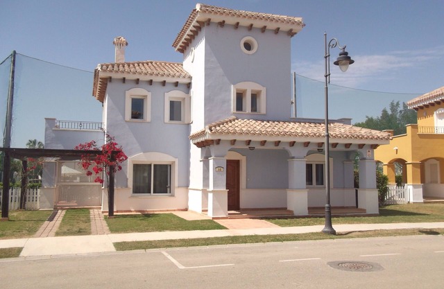 Frontline de luxe, 4 chambres, 3 salles de bain, piscine chauffée, exposition sud, 5 * MarMenor Golf Resort