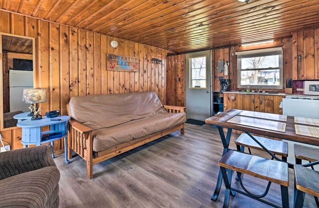 NEW! Full Cabin: 28 Steps to the Lake!