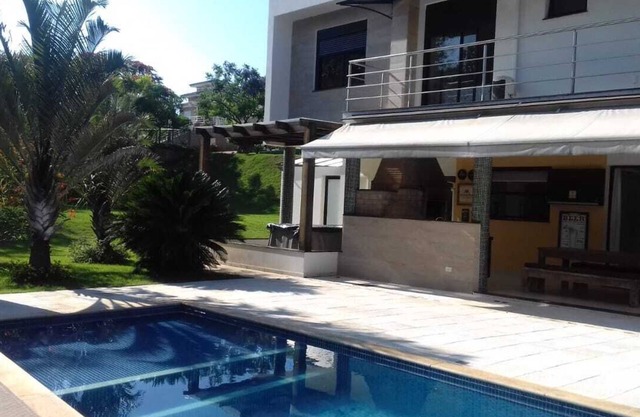 PLEIN CHALET EN COND. FERMÉ / ITUPEVA -SP