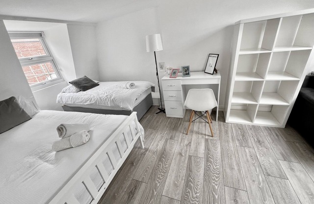 Full House 5 Rooms 3 Bath London