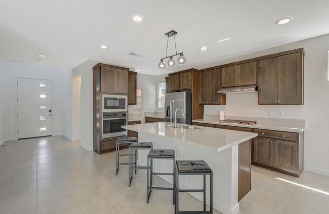 Full House in Las Vegas - Close to EVERYTHING, just MINUTES from the LV Strip