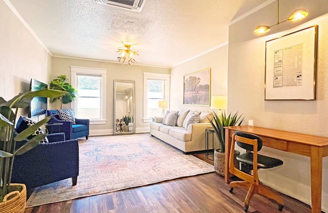 Full Kitchen // Spacious Living Room // Walk to Mineral Springs and Restaurants