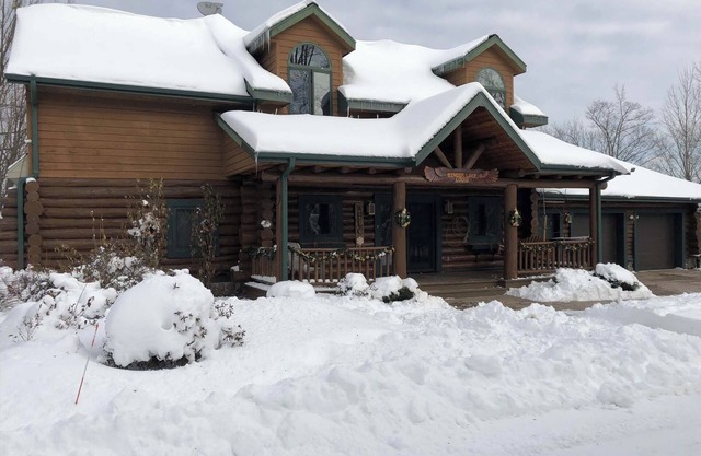 Full Log Lodge loyer par semaine par mois ou minimum 3 jours réservez maintenant !!!!!!!4200 pieds carrés