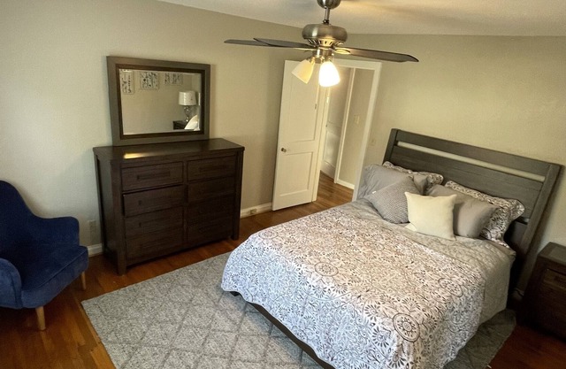Full time rental 4 bedrooms and 2 baths.House is located 1 mile from UA campus.