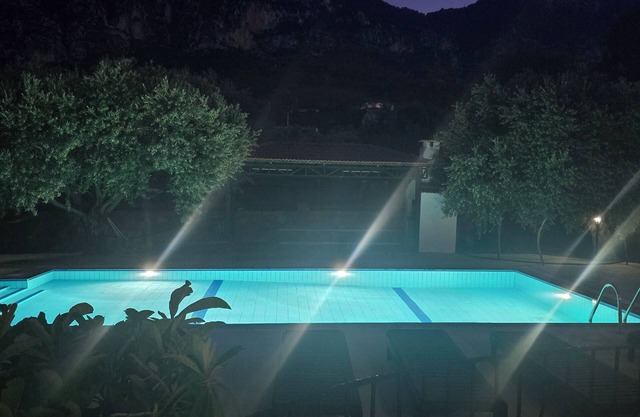 Villa Moderne Entièrement Détachée (Zone Couverte De 240 M²) Avec Isolement Privé De 10m X 5m