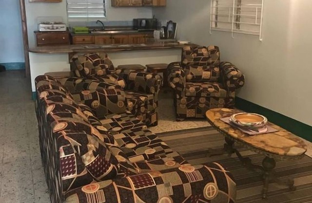 Bungalow entièrement équipé et meublé de 3 chambres à coucher, idéalement situé sur la côte nord