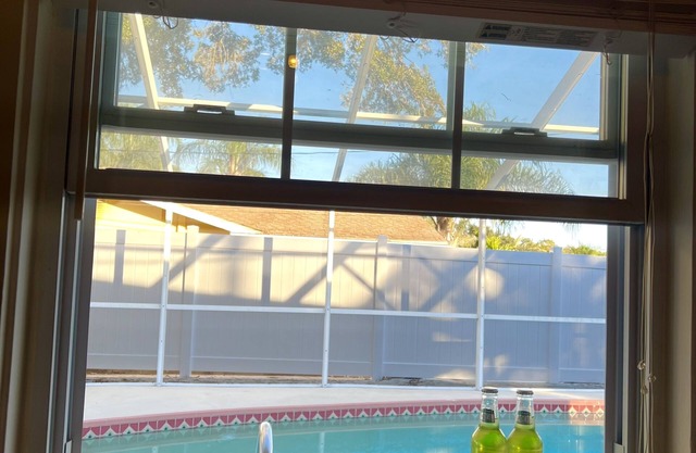 Fully-equipped House 2 Min. Away from Gulf Beaches (Pet-Friendly!)