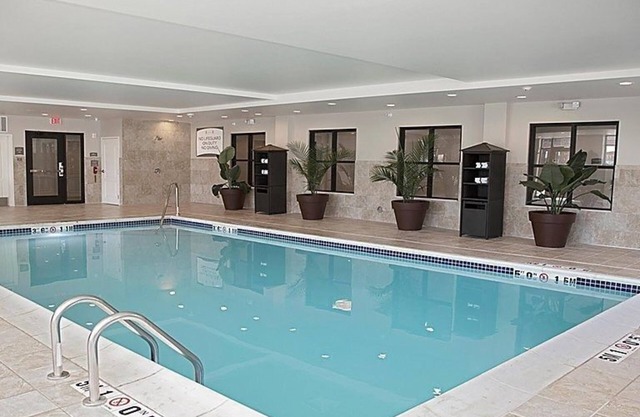 Studio entièrement équipé | Piscine intérieure + Wi-Fi gratuit, petit-déjeuner gratuit