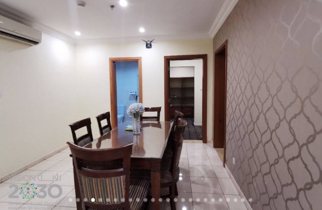 Fully Furnished 3 Rooms Serviced Apartment FOR RENT Sari St / UNIT 2