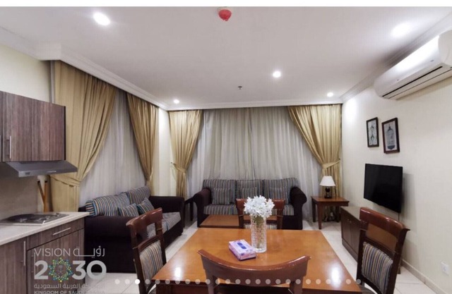 Fully Furnished 3 Rooms Serviced Apartment FOR RENT Sari St / UNIT 3