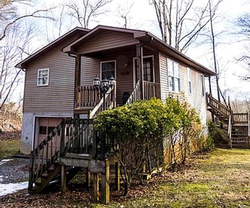 Fully Furnished Camping Cabin near Cherokee National Forest