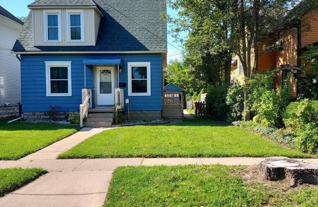 Entièrement meublé, propre, confortable, Duplex 1 chambre au centre-ville de Monroe, MI