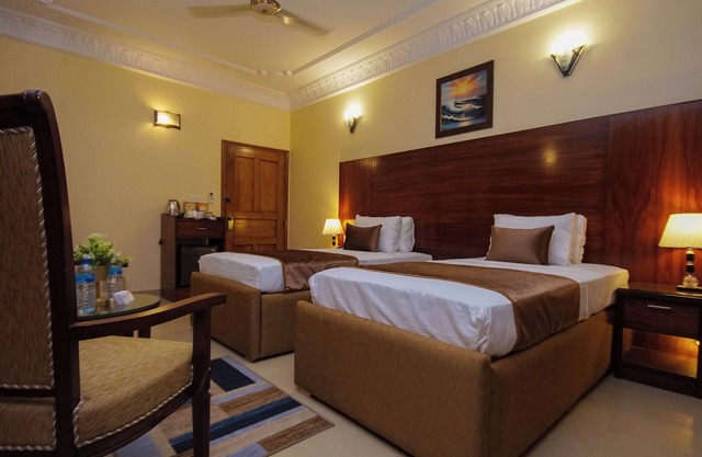Fully Furnished Deluxe King / Twin with Complete Amenities.