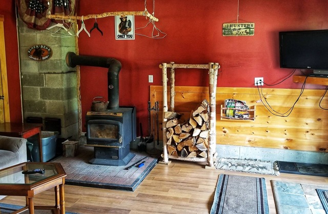 Logement entièrement meublé situé directement sur le système énorme de traînée de VTT / motoneige!