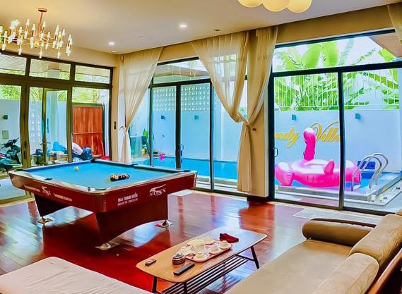 Fully furnished luxury villa in Da Nang with an outdoor swimming pool