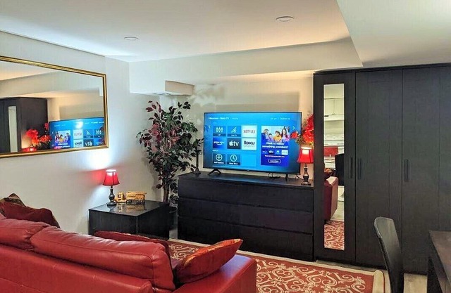 🏡 Fully Furnished Private Apartment, North York