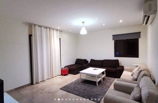 Appartement sur le toit entièrement meublé À LOUER 2BR / unité 2
