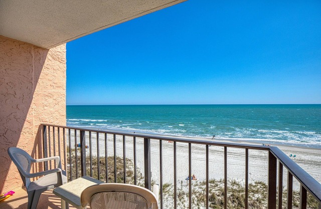 Fully Remodeled - 1 BD Oceanfront Retreat - Outdoor Pool and Hot Tub