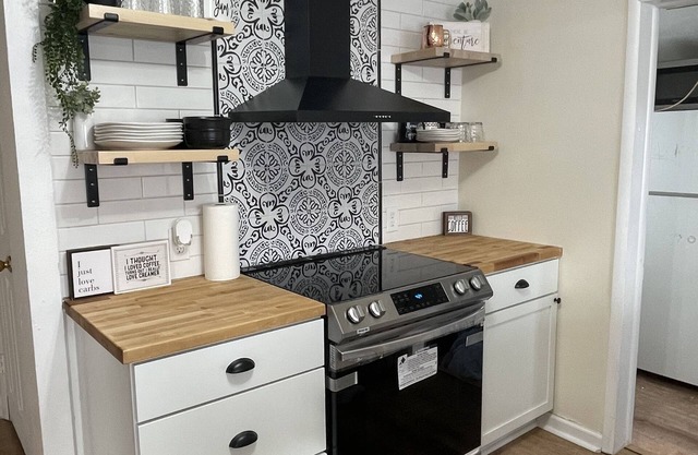 Fully remodeled chic & cozy home 2 bedroom home