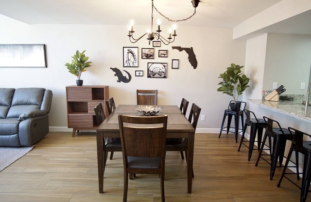 Fully Remodeled stylish 3/2 condo, close to the parks