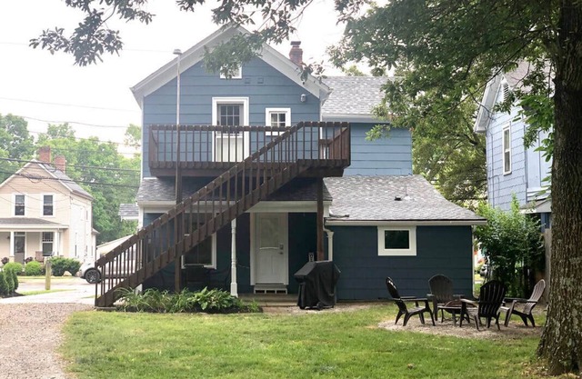 Fully Remodeled Urban Styled 2nd floor unit in Historic District!