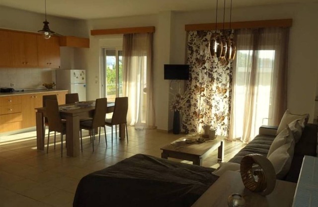 Appartement entièrement rénové, avec une vue magnifique sur le coucher du soleil et à proximité de la plage.