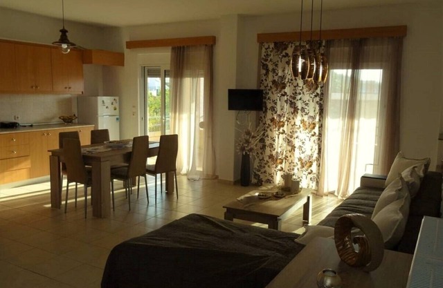 Appartement entièrement rénové-ανακαινισμένο διαμέρισμα