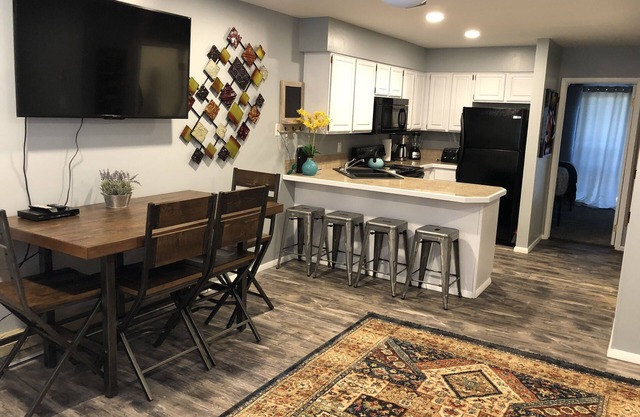 Condo amusant, Pineview Reservoir, lrg 2 chambres.