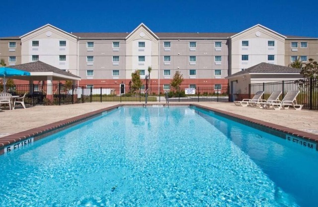 Fun Leisure Trip! Close to New River Linear Trail Park, with FREE Parking!