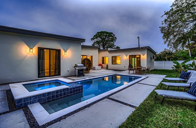 Fun & Luxury 5BR Pool Villa w/ Sauna+Arcade+Plunge