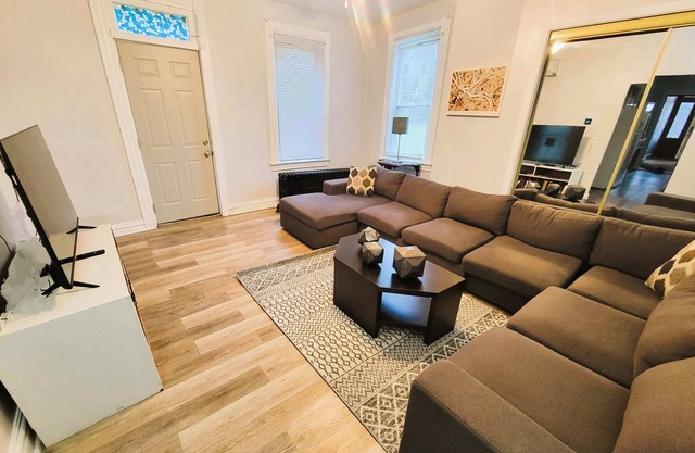 2BR - Off Street Parking -Amazing View Nearby!