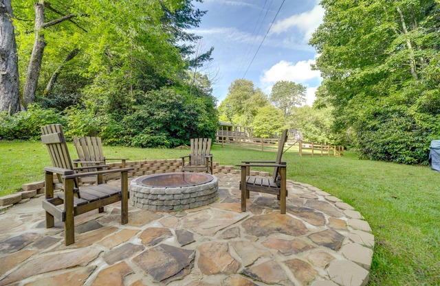 Fun Pet-Friendly Highlands Retreat w/ Fenced Yard!