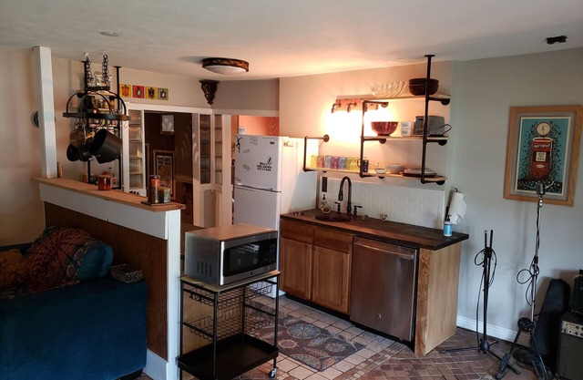 Funky musical cottage near Lake Michigan PET Friendly!!!