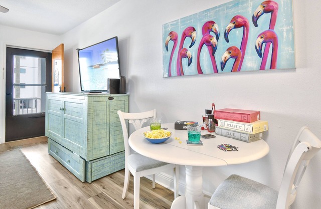Funshine Sunset Beach - Steps from the beach!!, Funshine Sunset Beach - Heated Pool, Steps from the